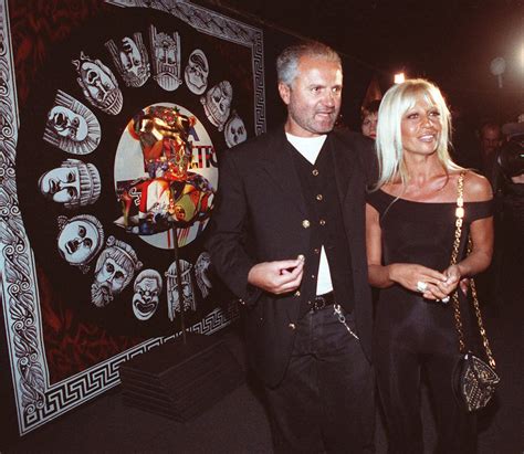 come e morto versace|Gianni Versace: 20 anni fa la tragica fine del grande stilista .